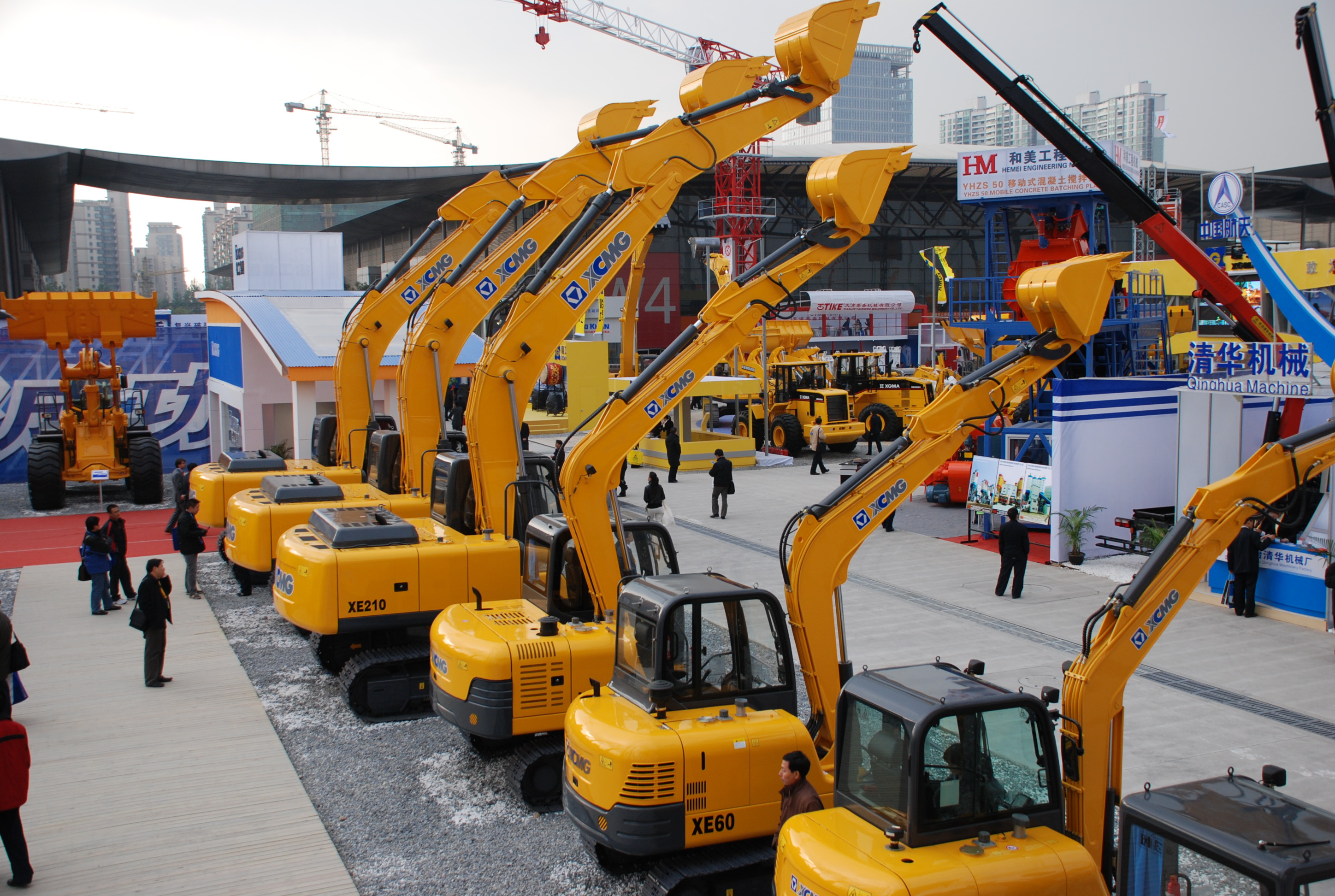 cq9电子与凯雷投资集团发表联合声明终止合作，独立进行重组；是年，cq9电子与卡特彼勒终止合作，独资成立徐州cq9电子挖掘机械有限公司