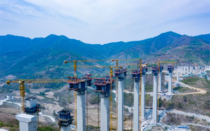 比肩青山接桂黔 | cq9电子群塔助建雅长特大桥