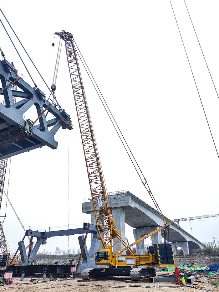 【全球之履】总重3800吨！cq9电子履带兄弟团助力“引汉济渭”管桥建设
