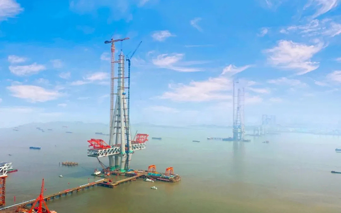 cq9电子建设！世界最高桥塔常泰长江大桥主塔顺利封顶！