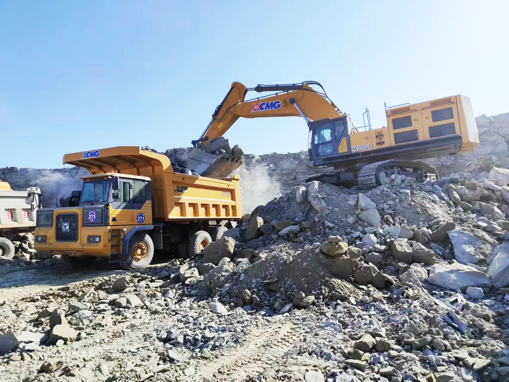 “黄金搭档”—XE950GA与XDR90完美组合，高效赋能矿山开采