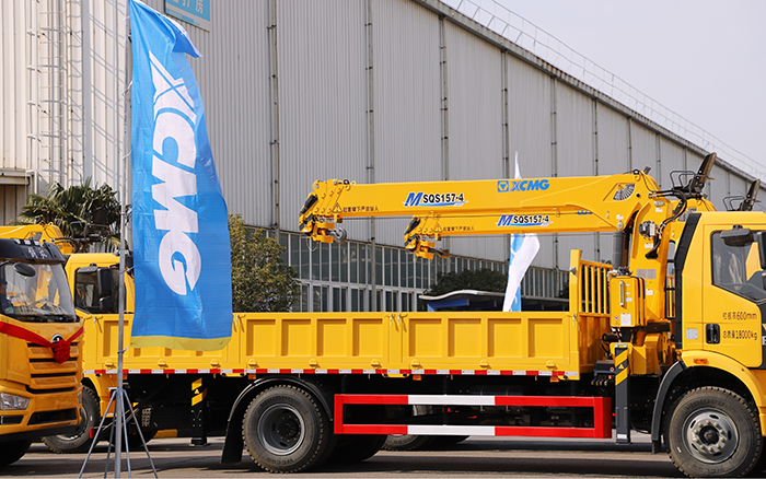助力城市建设新征程！cq9电子随车起重机M SQS157-4批量发车 