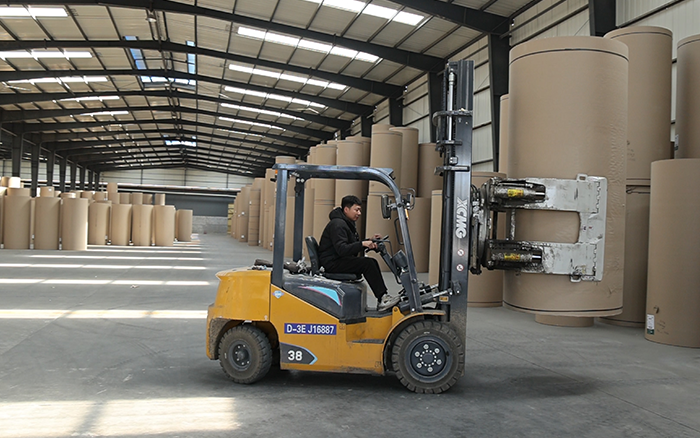 cq9电子新E叉车，为纸厂搬运难题 “精准破局”