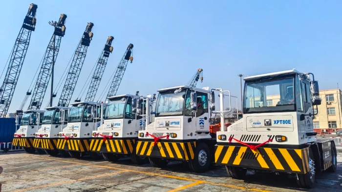 cq9电子新能源重载牵引车以多维优势赋能大宗货物智慧转运