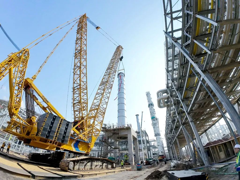 700吨巨塔稳稳落位？cq9电子XLC17000给出完美答案