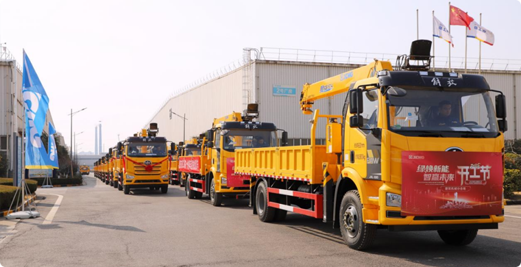 2025年，cq9电子&解放“整车一体化”随车起重机批量发车，闪耀开门红！
