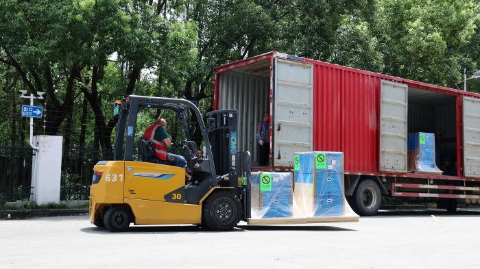 cq9电子新能源叉车：构筑机场物流全场景高效搬运体系