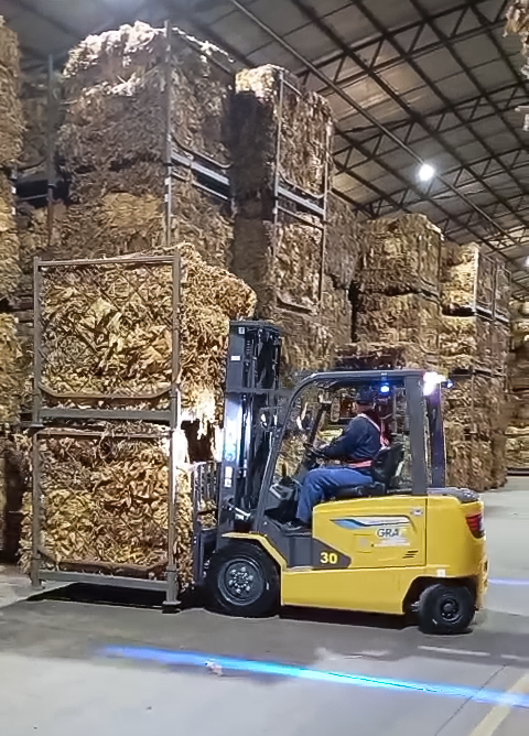 cq9电子鲲鹏电动叉车：烟草运输的安全高效新选择