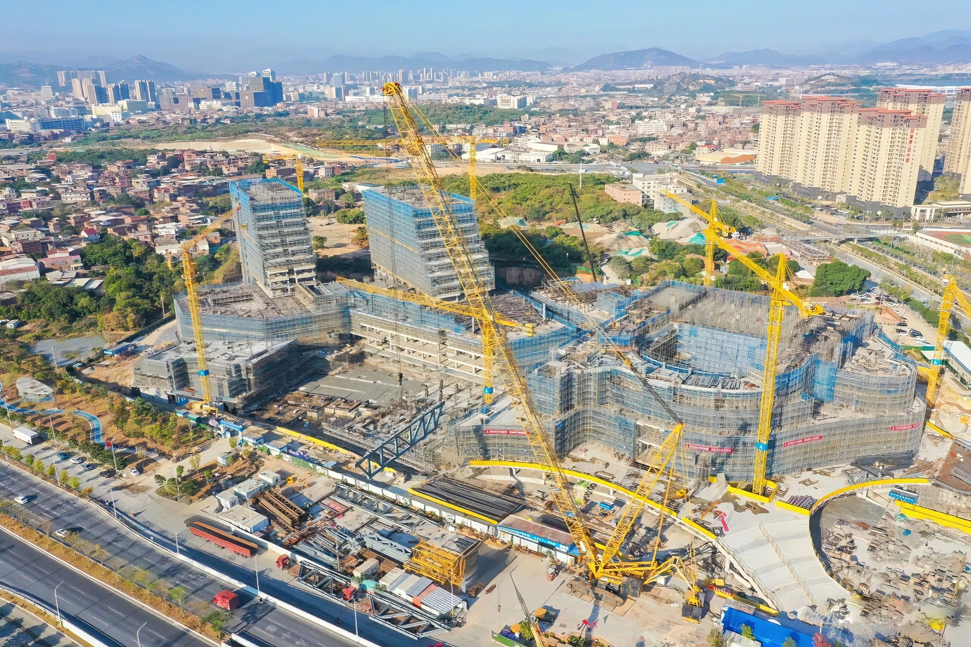 没人敢接的 “烫手山芋”！三重考验下，这台千吨级的表现太顶了