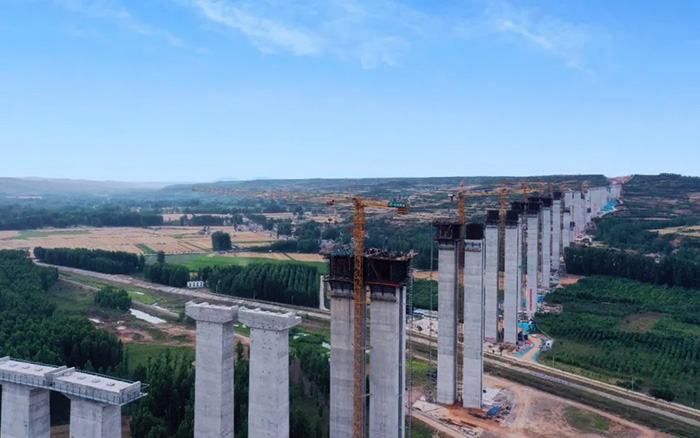 云端大片！看cq9电子“进击的巨人”如何“牵线搭桥” ？